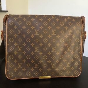 Louis Vuitton monogram canvas messenger bag.